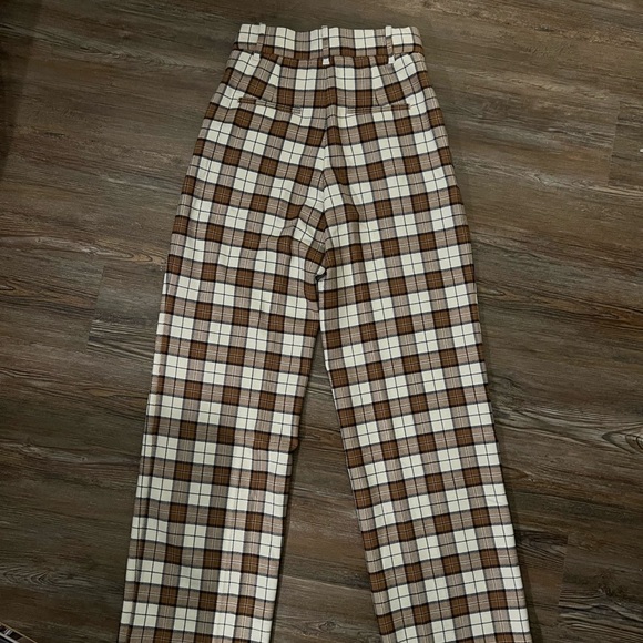 Aritzia Effortless pants - Picture 5 of 6